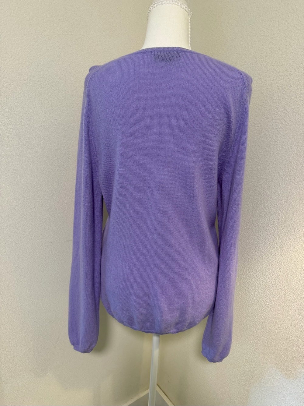 Charter Club Lavender V-Neck 100% Cashmere Sweater Luxury Collection High End - Picture 4 of 6